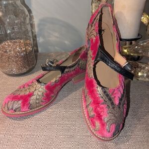 Elegant Pink and Gold Women's Shoes